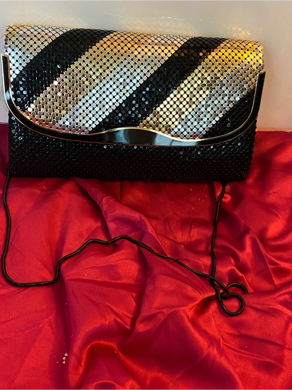 Vintage Elegant Black and Silver Sequin Clutch